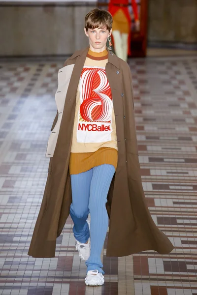 Look 28